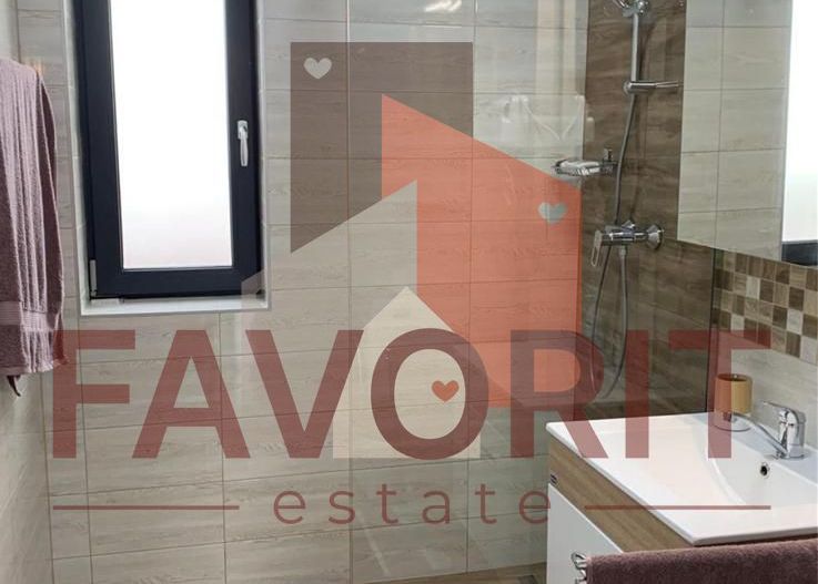 Terasa generoasa. Modern amenajat. - Poză 10