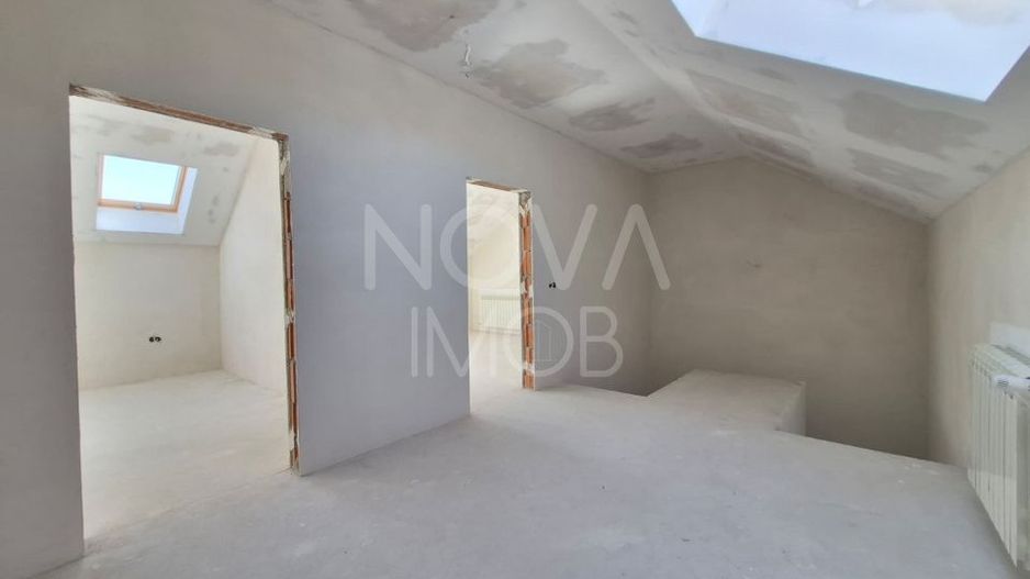 Casa generoasa cu 5 camere, 2 bai, dressing si parcare – Sura Mica - Poză 8