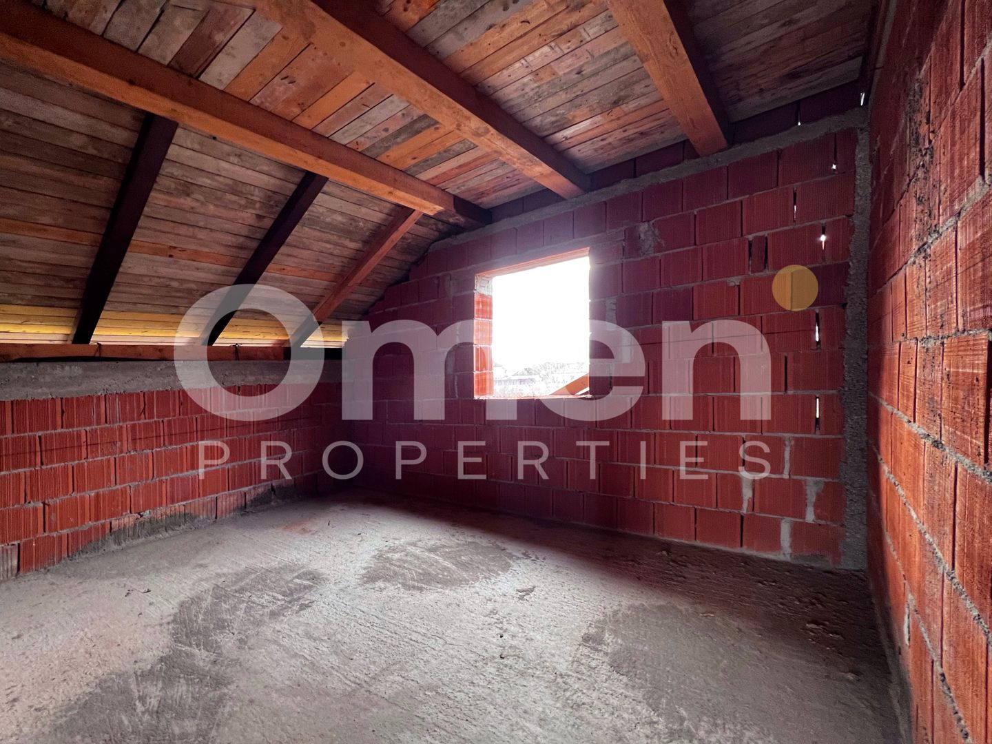 Casa P+M la rosu | 204 mp | 5 ari teren | compartimentare excelenta | Satulung. - Poză 14