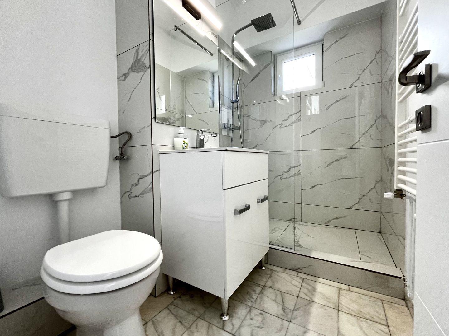 Apartament 4 camere, renovat integral, in zona Aradului- Iulius Mall - Poză 16