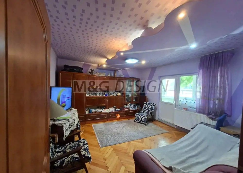 Apartament 3 camere Bucovina parter cu balcon - Poză 1
