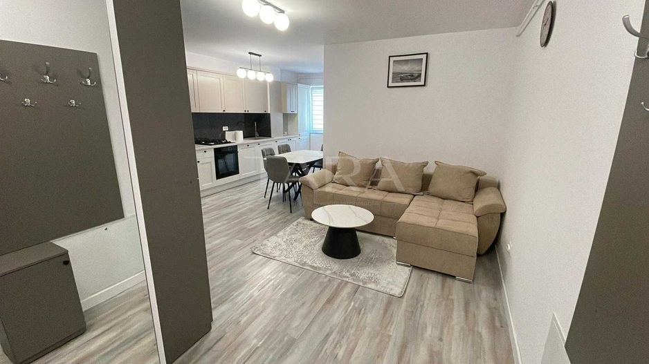 Apartament 2 camere decomandate + living,  zonă premium. - Poză 1