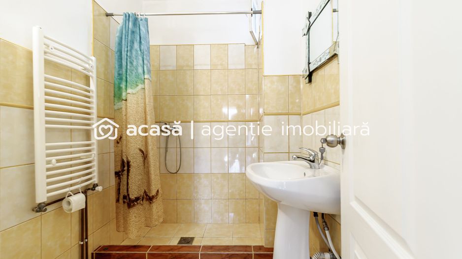 De închiriat apartament cu o cameră și curte interioară - Poză 7