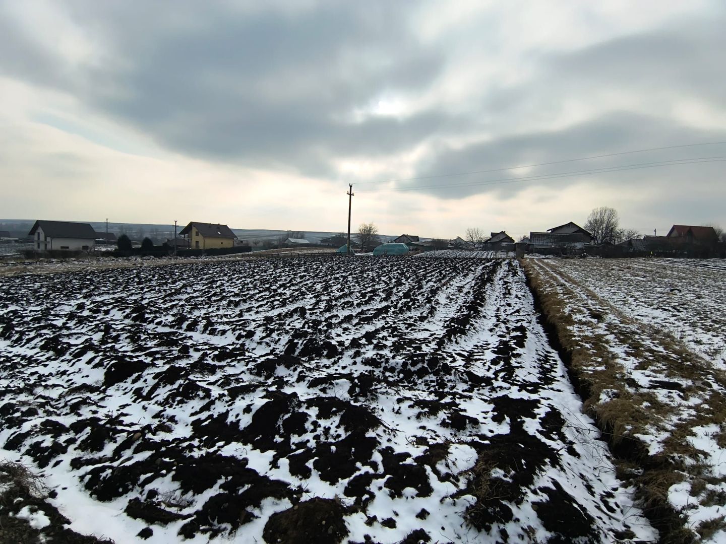 Teren 991 MP | Moara Nica | 22 ml Deschidere | Utilități | 38.000 € - Poză 1