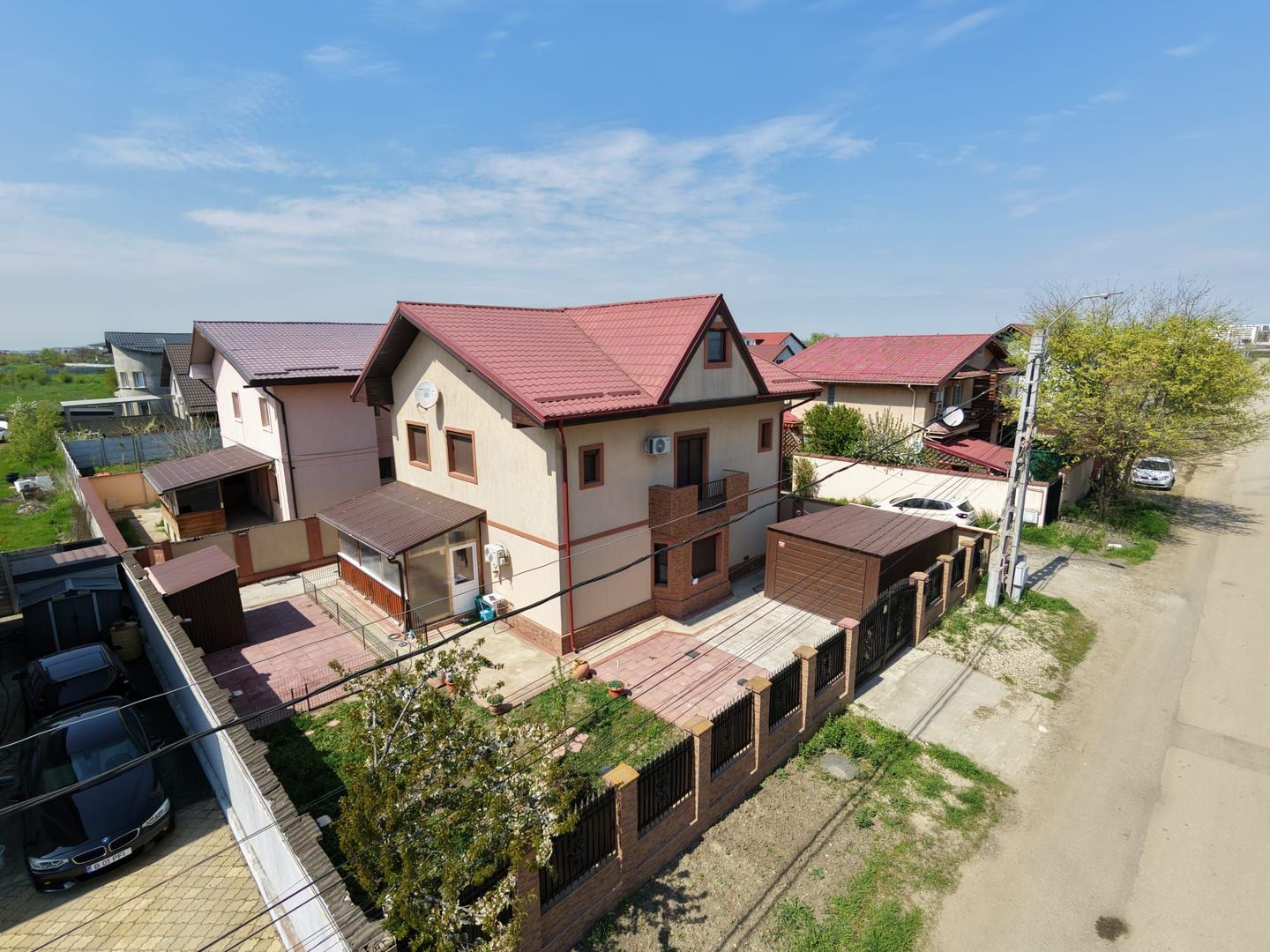 Casă P+1+P de vânzare – Măgurele, Str. Lotusului, deschidere 2 strazi - Poză 2