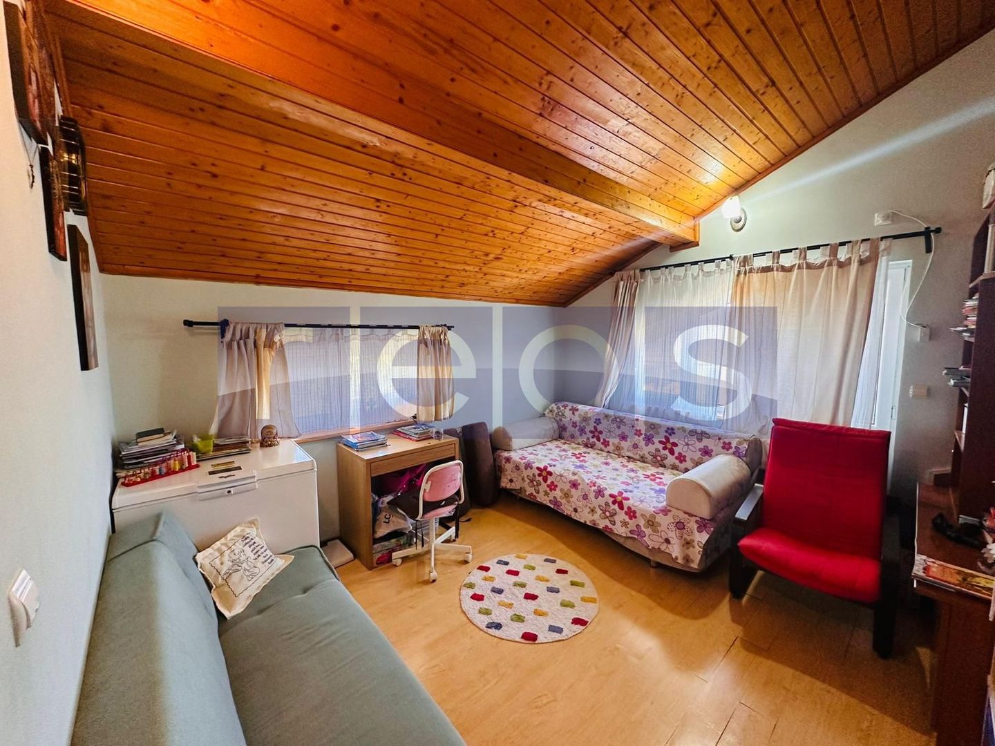 2 CASE DE VANZARE | CREVEDIA | 8 CAMERE - Poză 10
