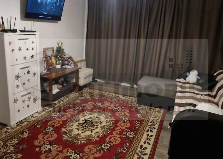 Apartament cu 3 camere si balcon - zona Podu Ros - 450€ - Poză 2