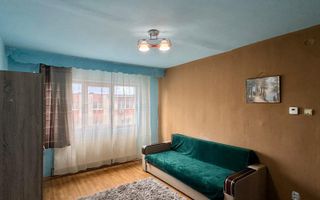 Apartament 2 camere de vânzare | Zona Gării | etaj 4 cu acoperiș nou - Poză 1