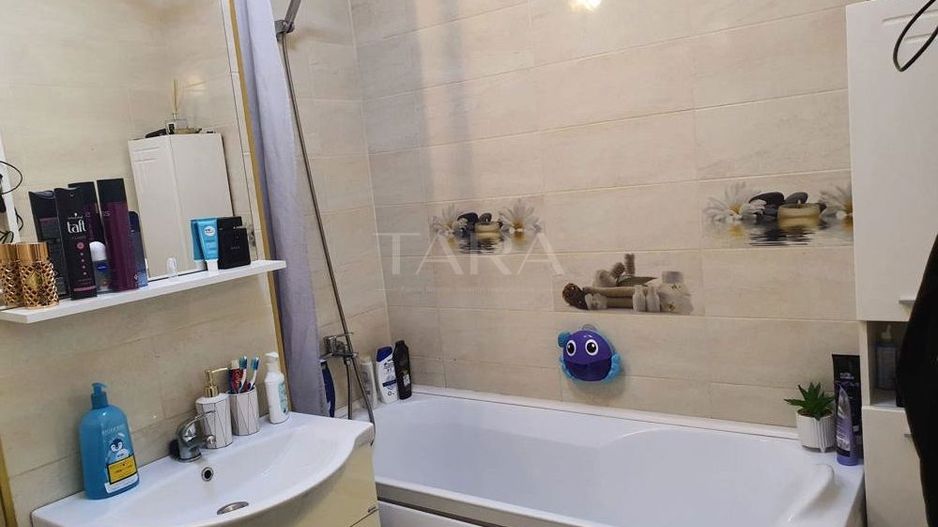 Apartament modern cu 2 camere și parcare subterană, zona Petrom. - Poză 7