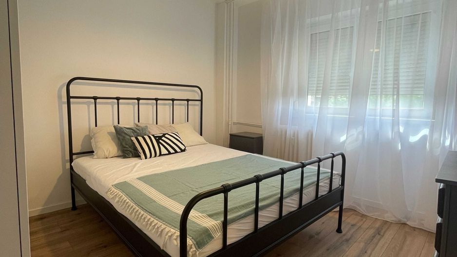 Închiriez apartament 2 camere, Piața Muncii, modern, metrou - 2 minute - Poză 3