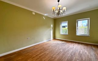 Casa spațioasă, cu teren generos, zona liniștită - in Braytim - Poză 8