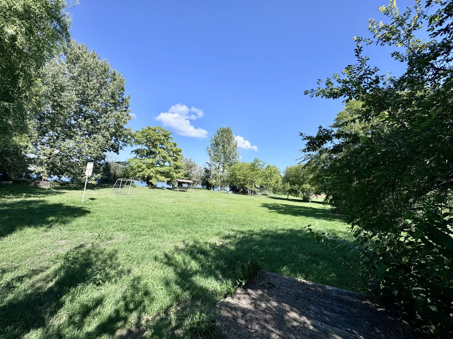 Hotel 20 camere Delta Dunarii 50 m deschidere teren 6000 mp acces auto - Poză 63