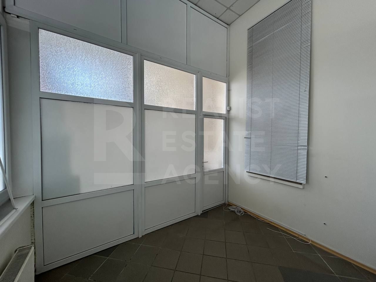 Chirie, spațiu comercial, 47 mp str. Ștefan cel Mare, Bălți - Poză 7