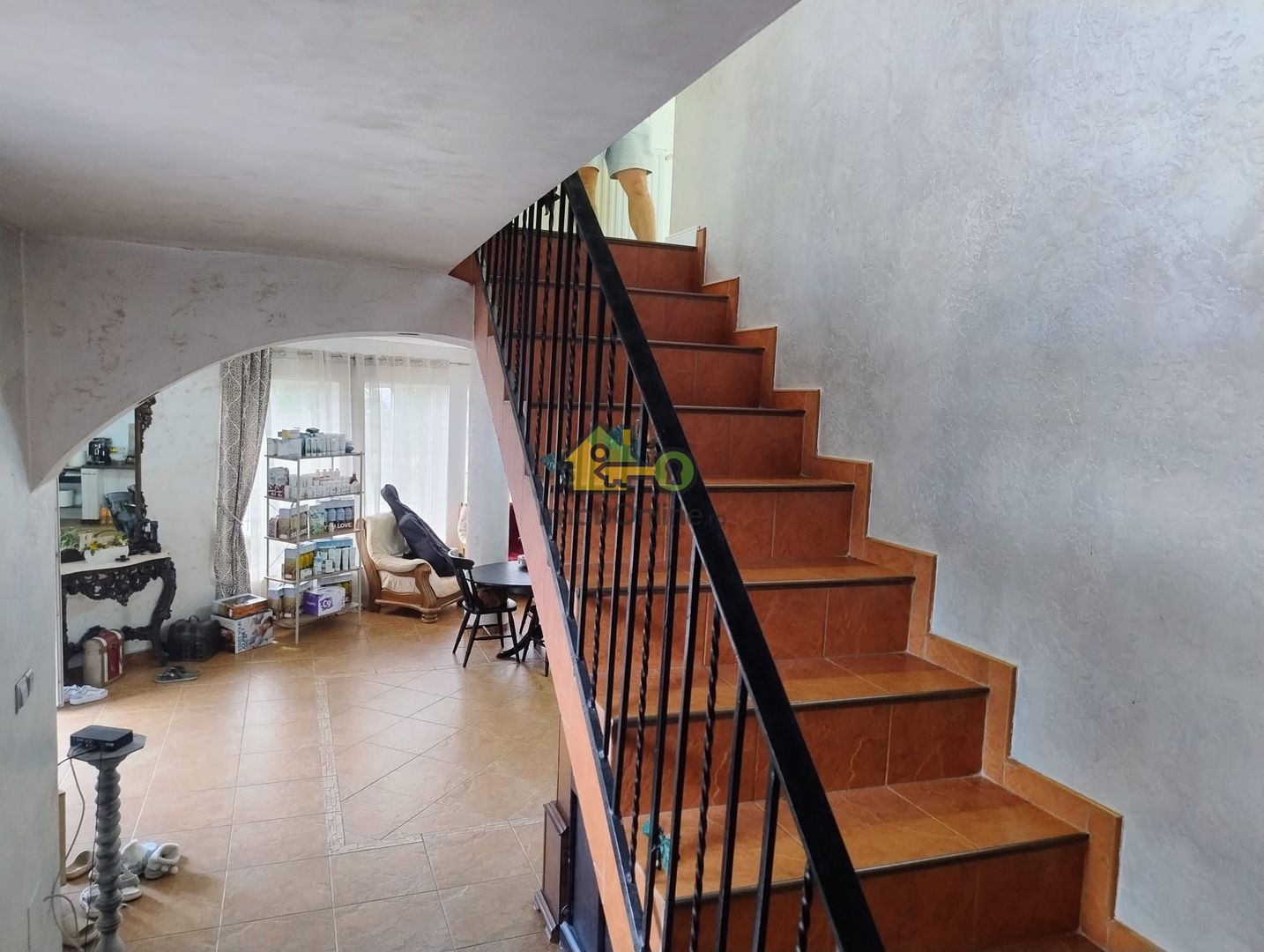 Vilă elegantă cu design luxos și grădină superb amenajată în Șag - Poză 15