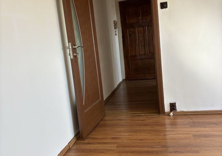 BRASADAS vinde ap 2c etaj 4/4 in 14 Mai. - Poză 2