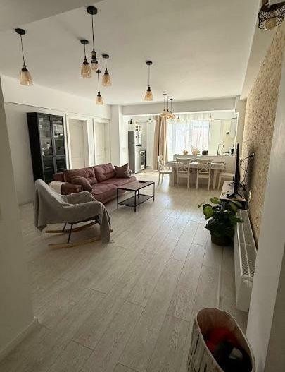 APARTAMENT CU PARCARE SI TERASA ZONA CALEA CALARASILOR - Poză 6