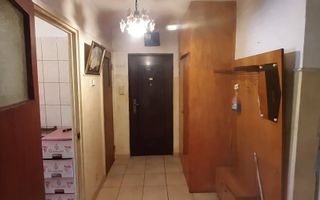 Vanzare Apartament  3 camere decomandat, parter, 68 mp,  metrou Valea Ialomiței - Poză 1