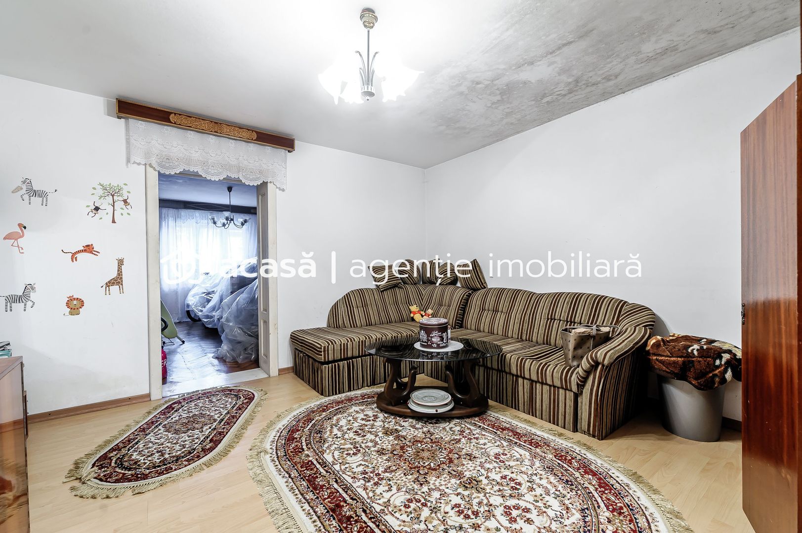 Locuință pentru familie mare apartament la casă, cu teren, Bujac. - Poză 6