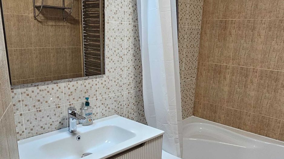 De inchiriat apartament 3 camere zona Decebal/Renovat total - Poză 6