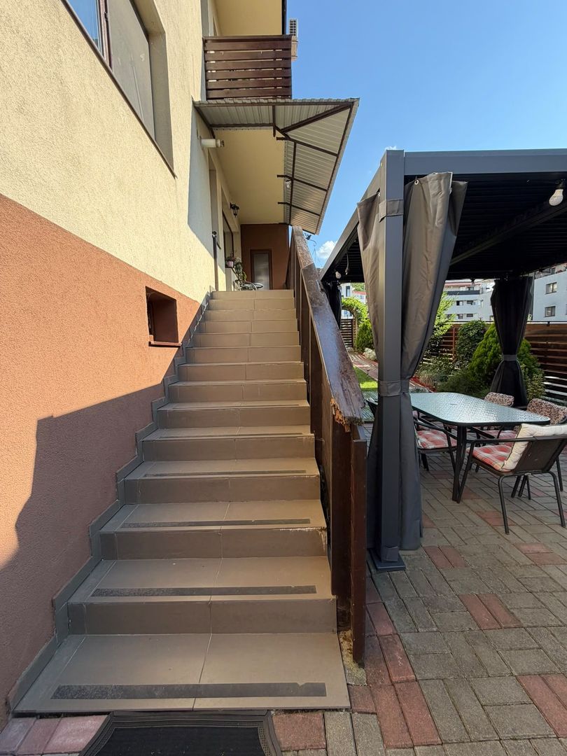 Apartament 3 camere, curte, boxa, parcare, Sub Cetate - Poză 28