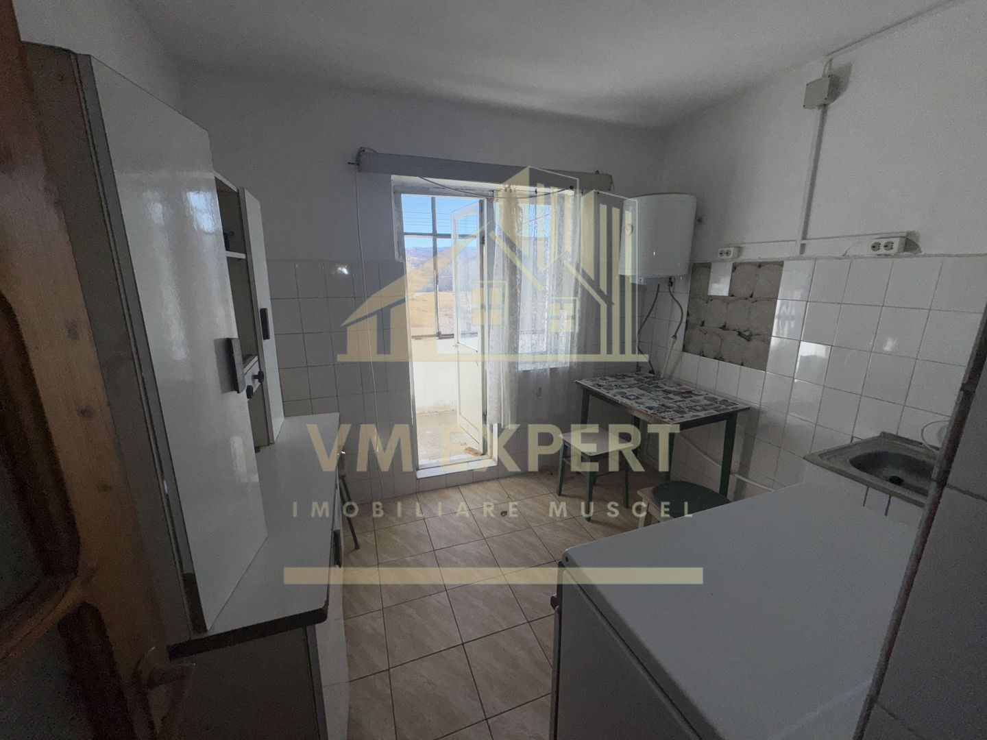 APARTAMENT 3 CAMERE ETAJ 2 CAMPULUNG CARTIER GRADISTE - Poză 5