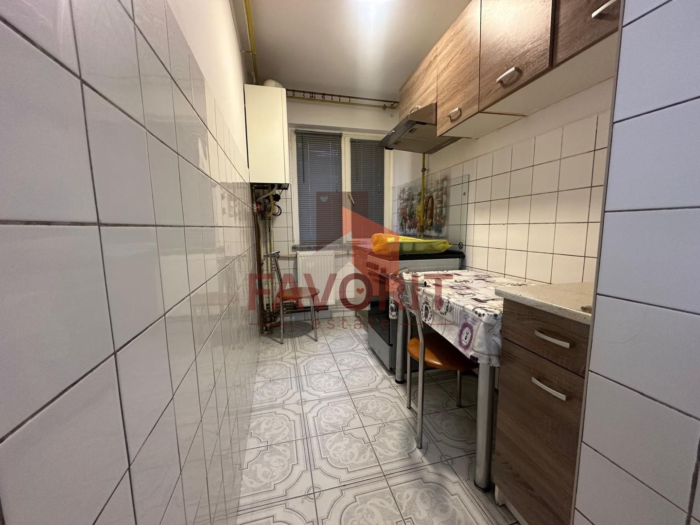 2 camere | etaj 1 | centrala proprie | mobilat si utilat | zona excelenta | - Poză 3