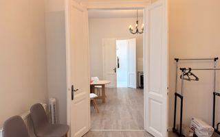 Apartament cu 3 camere si balcon, in Centru, langa Tribunal! - Poză 2