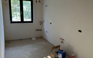 Vând apartament cu două camere - Poză 3