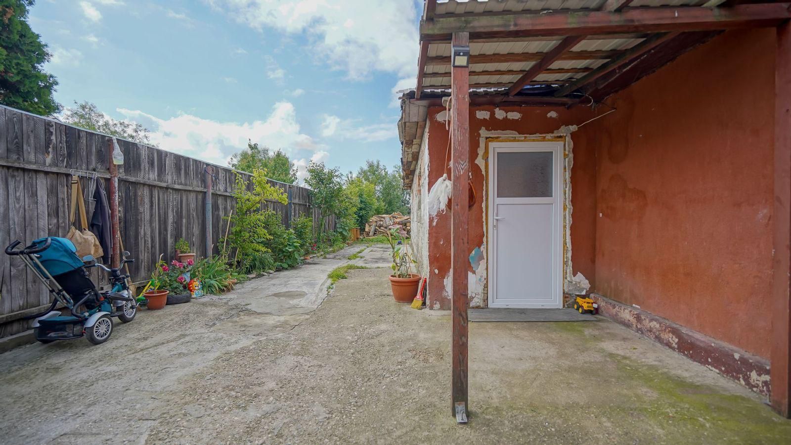 Casă bătrânească cu 3 camere la vânzare - Sânpetru - Poză 5