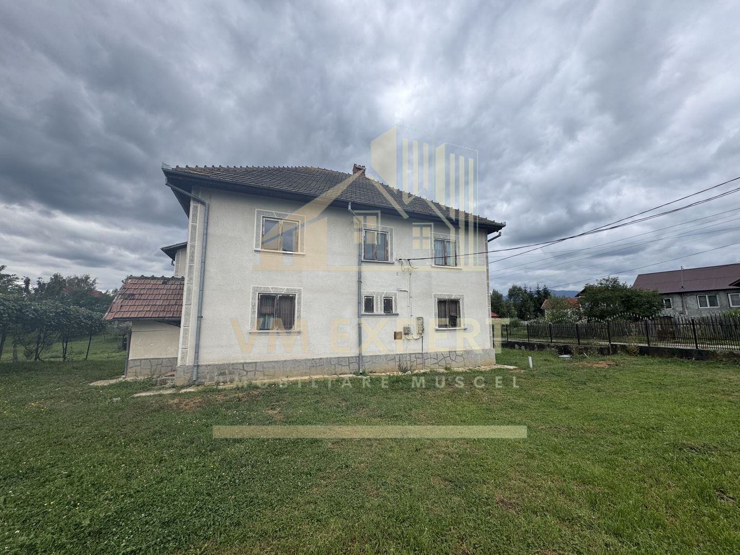 CASĂ 7 CAMERE TEREN 468 MP BUGHEA DE SUS ARGEȘ - Poză 3