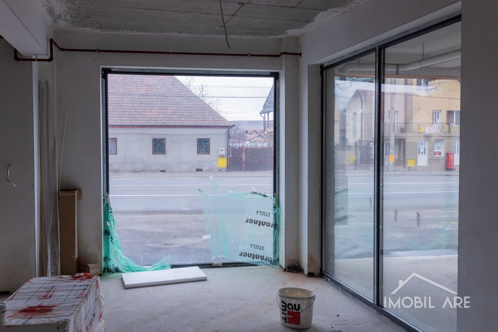 Spatiu comercial cu front stradal in locatie intens circulata - Poză 3