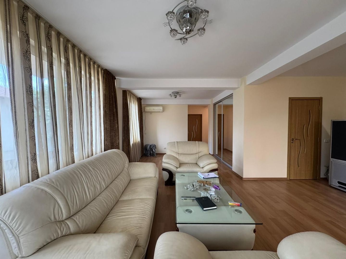 3 camere  || Voluntari || IDEAL PENTRU LOCUINTA SAU SPATIU COMERCIAL - Poză 2
