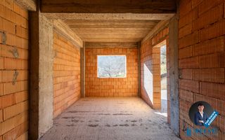 Pensiune/Vilă la roșu P+E+M în Sărata - Poză 30