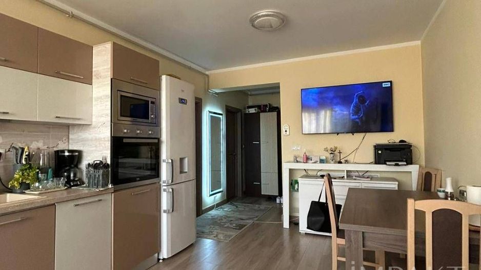 Apartament de vanzare cu 3 camere,parcare inclusă , zona Baciu - Poză 2