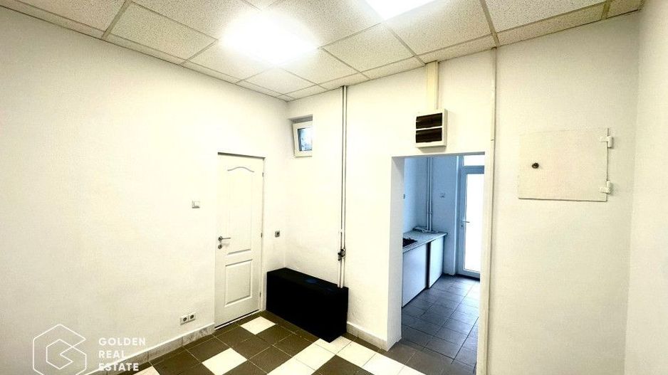 Oportunitate! Spatiu comercial situat in inima orasului, 3 camere, acces stradal - Poză 7