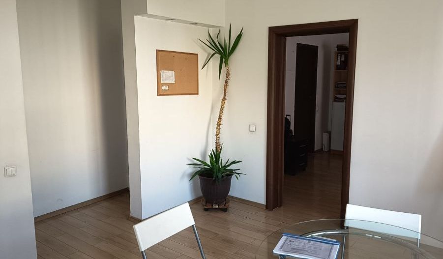 vila 6 camere | Tineretului | 3 parcari | renovata complet - Poză 2
