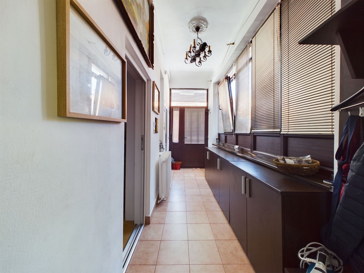 Casă individuală cu 4 camere, zonă centrală - Poză 8