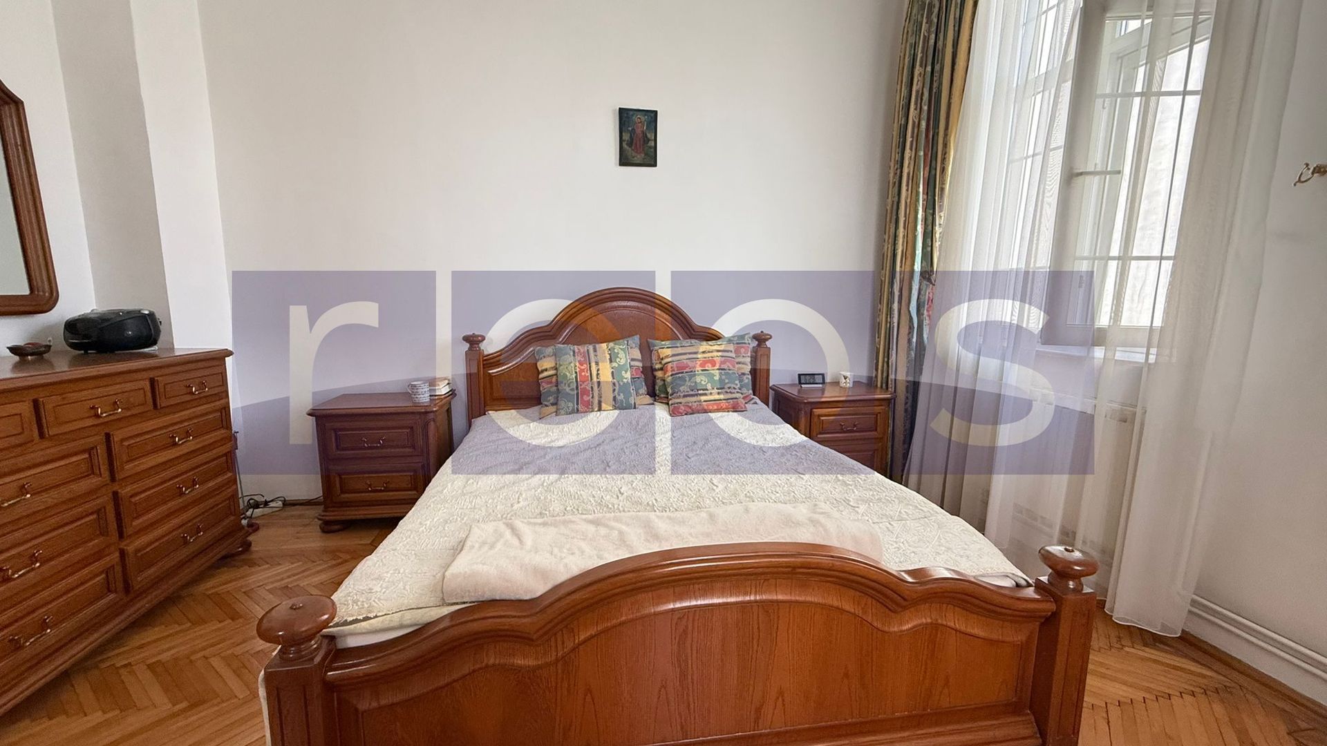 VILA DE VÂNZARE | 6 CAMERE CURTE PROPRIE 200 MP | ZONA CENTRALĂ - Poză 12