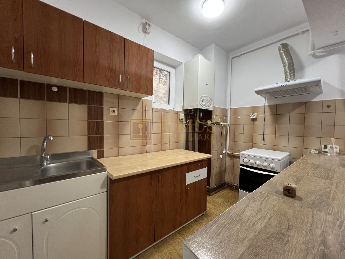 Piata Unirii; dormitor +birou;parcare privata si boxa (centrala proprie si ctr.) - Poză 19