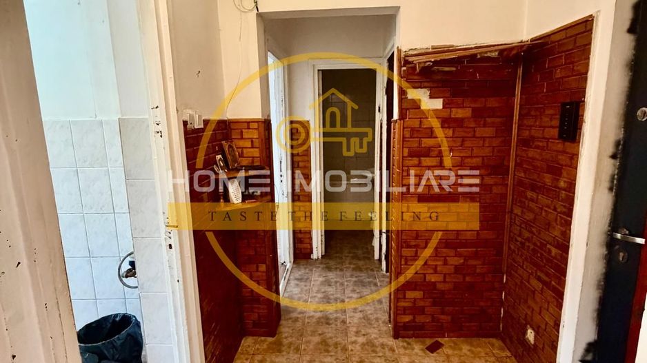 Etaj 1 Apartament 2 Camere Decomandat Podu Ros Fara Risc Lift - Poză 3