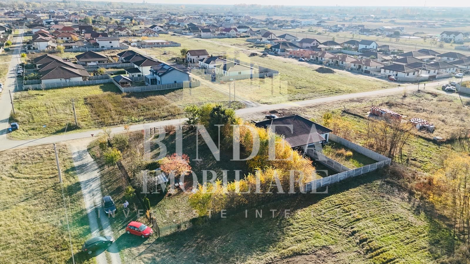 Teren intravilan imprejmuit, vegetatie matura 1200mp Sag Manastire - Poză 3