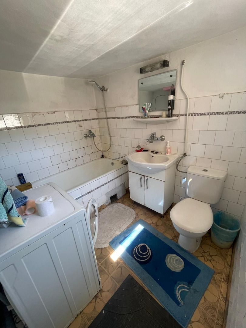 Casa ,curte și gradina.Teren cu 2700 mp. - Poză 4