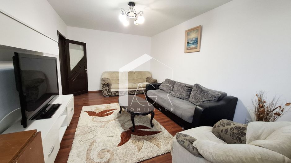 Apartament cu 3 camere, decomandat, zona Republicii - Poză 3