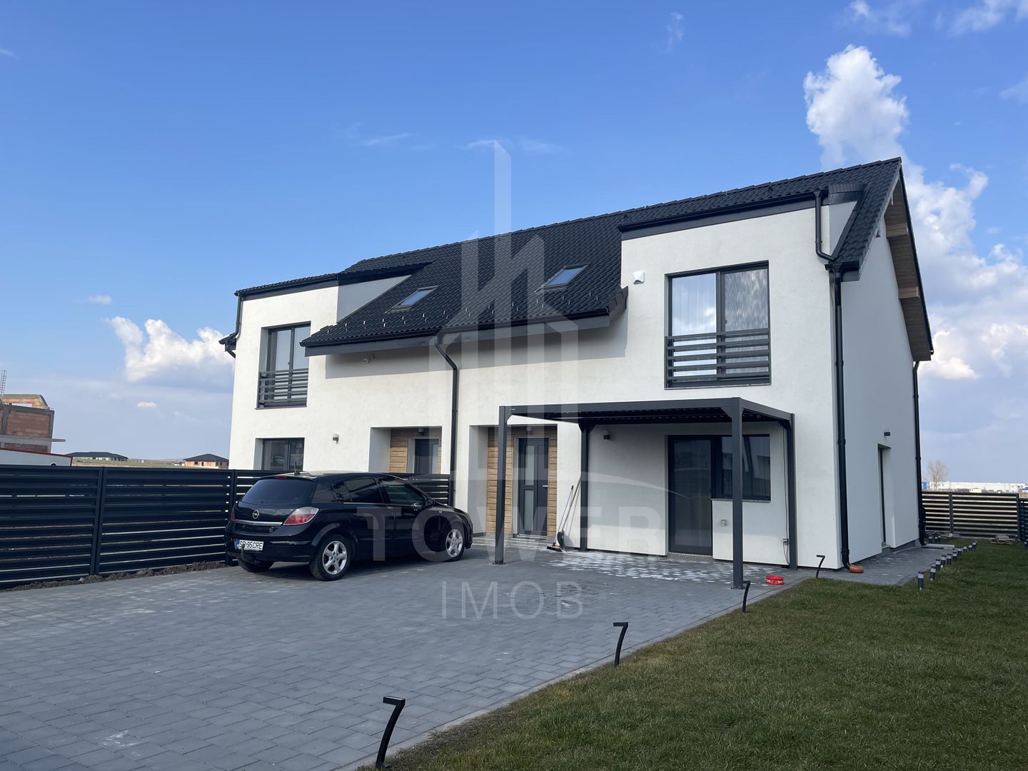 Casă Tip Duplex INDEPENDENTĂ ENERGETIC - Cartier NOU - Poză 1