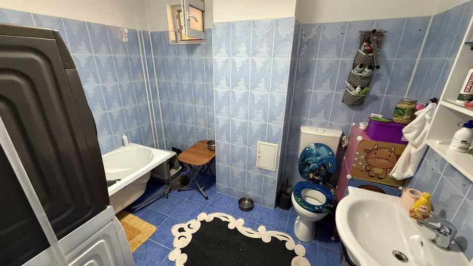 Ap 3 camere - transformat din alipirea a 2 garsoniere - 62 mp - parter - Poză 10