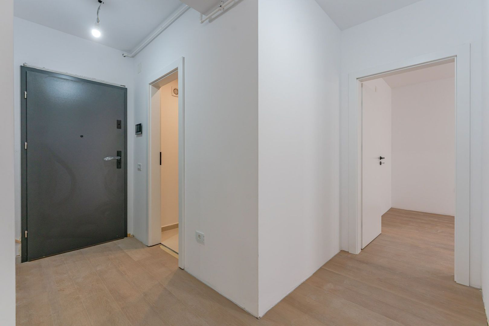 Apartament 2.5 Camere Sala Polivalentă | 61 mp Util + 10 mp Balcon - Poză 8