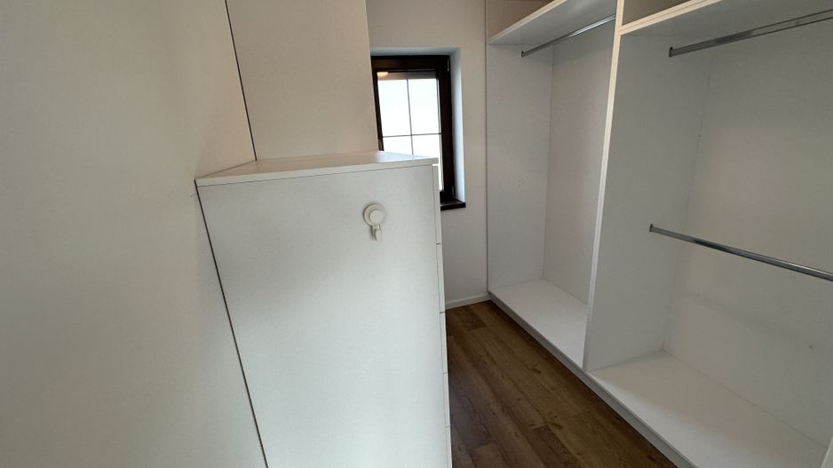 Casa deosebita intr-un cartier privat cu bariera - Poză 40