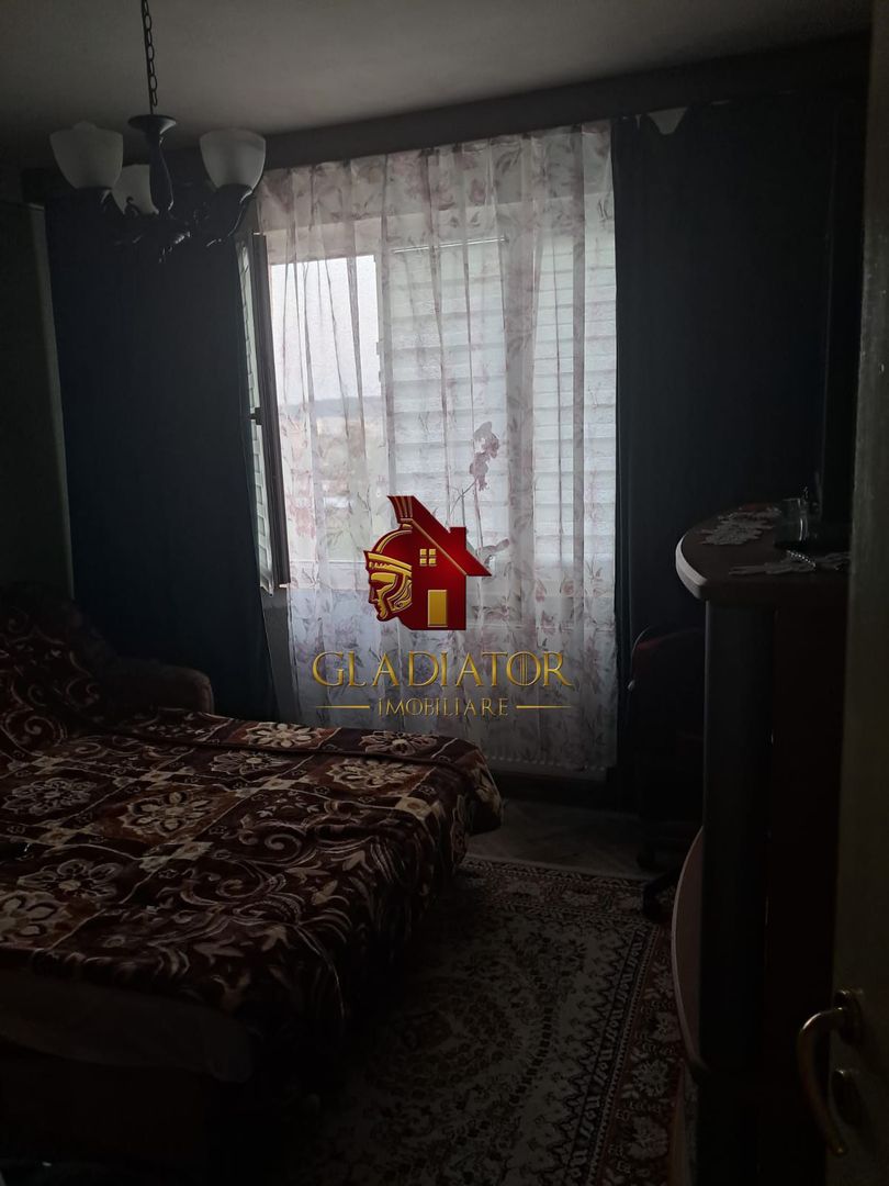 Apartament 3 camere, decomandat, zona Gara Iasi, la bulevard, nu rata - Poză 3