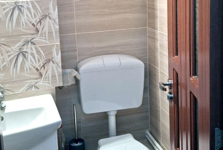 Apartament cu 2 camere, complet renovat, în zonă centrală din Tecuci - Poză 5