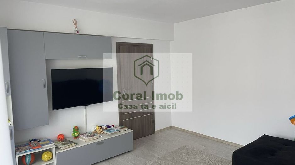 Apartament 3 camere de vanzare - Poză 2